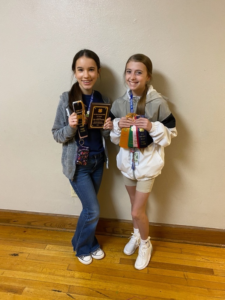 Lily Perrin and Paityn Martin