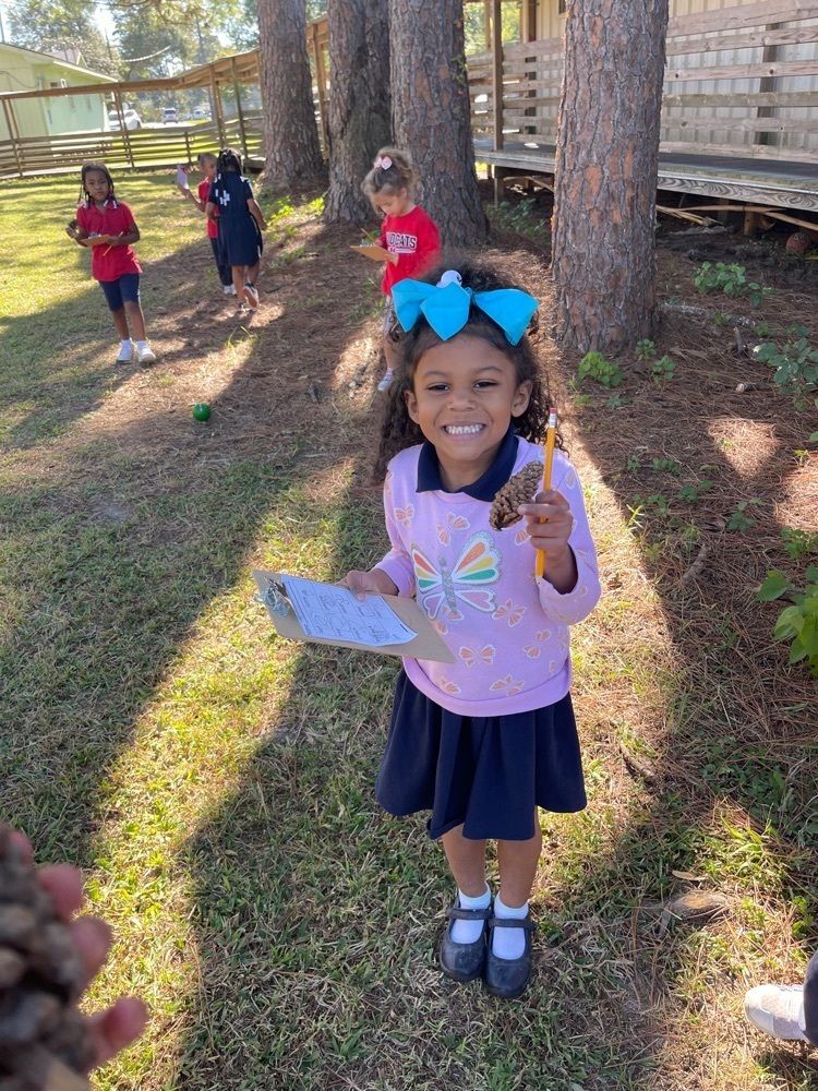 Nature Hunt with Ms. Karlee’s Pre-k class!